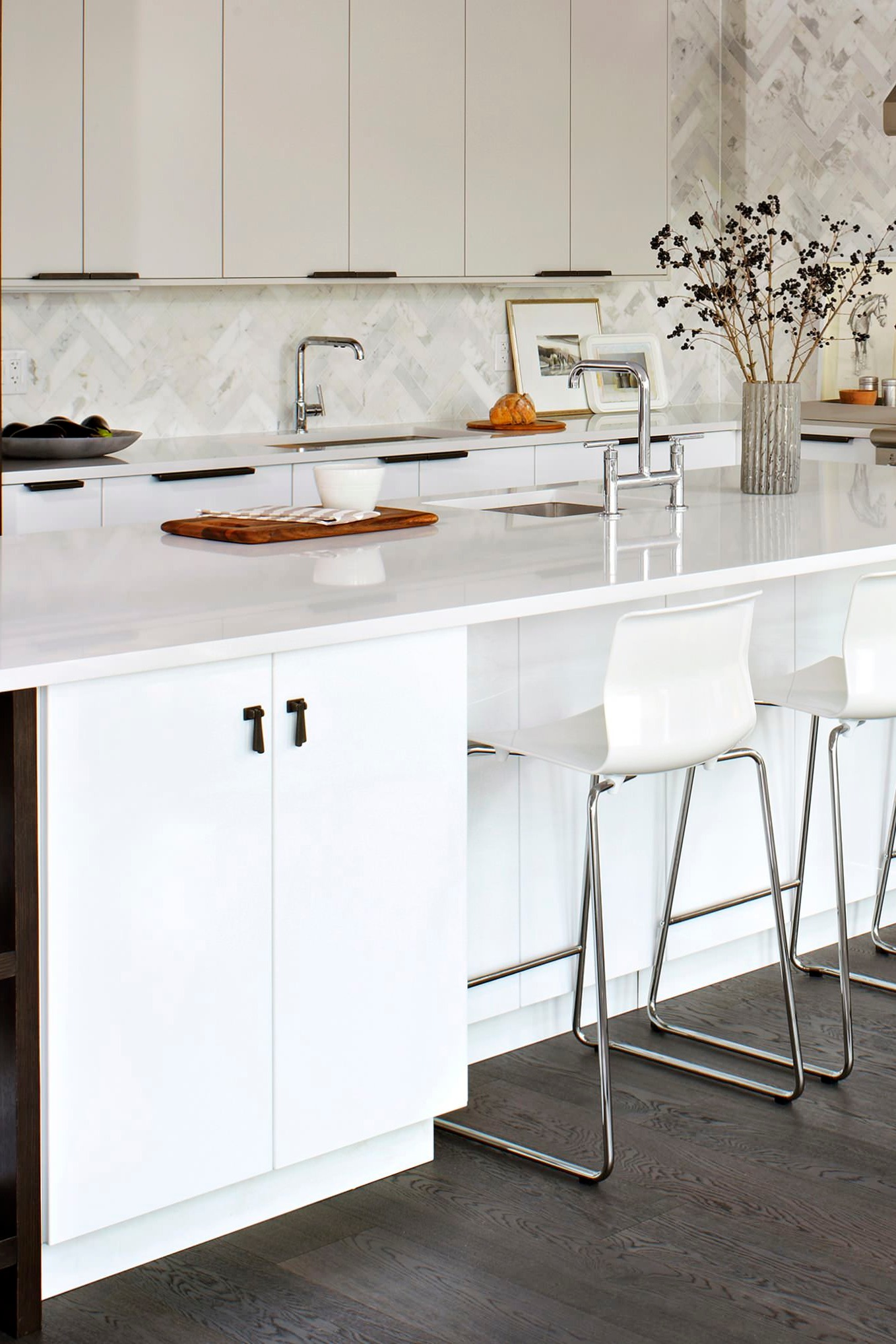 White Kitchen Cabinets Quartz Countertops Backsplash Tiles Shiny Dark Wood Floors