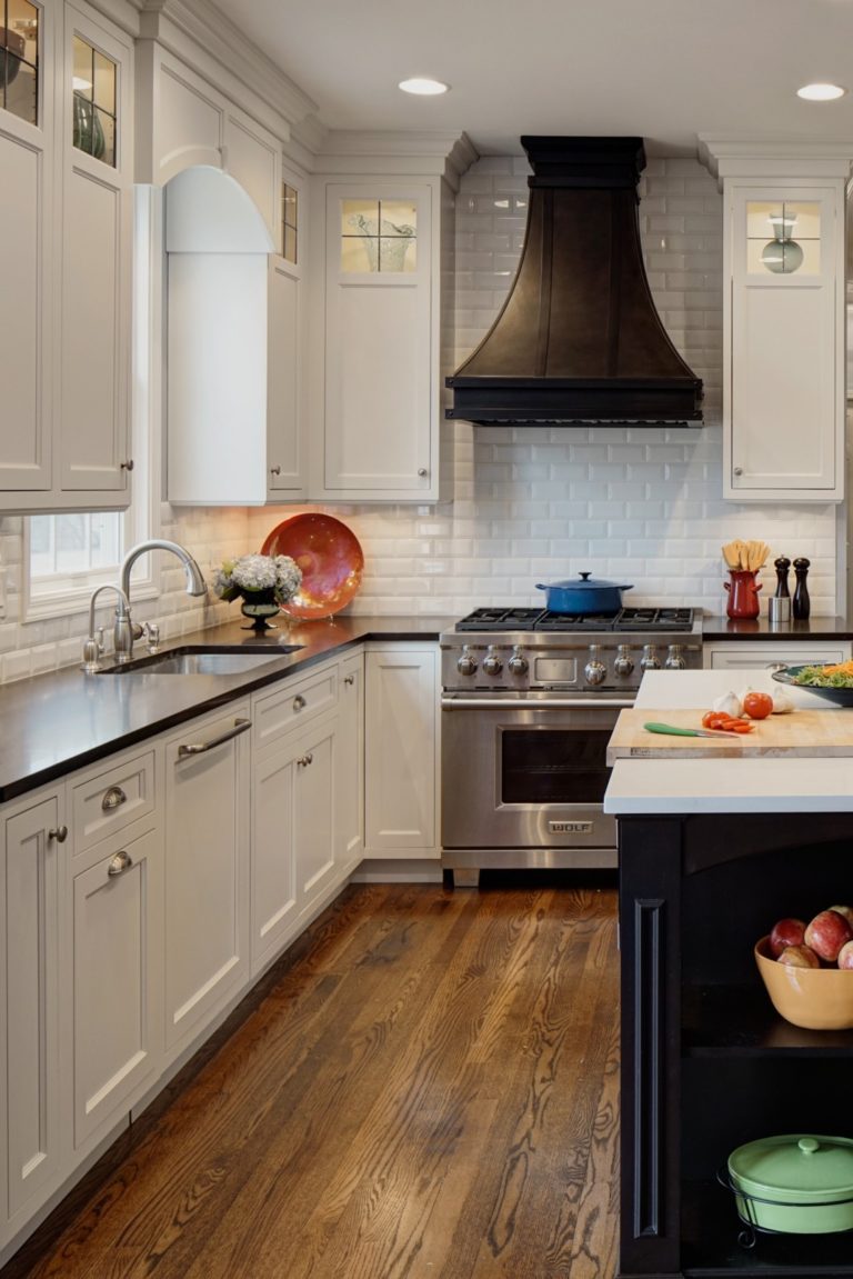 30+ Two Tone Kitchen Design Ideas For Remodeling