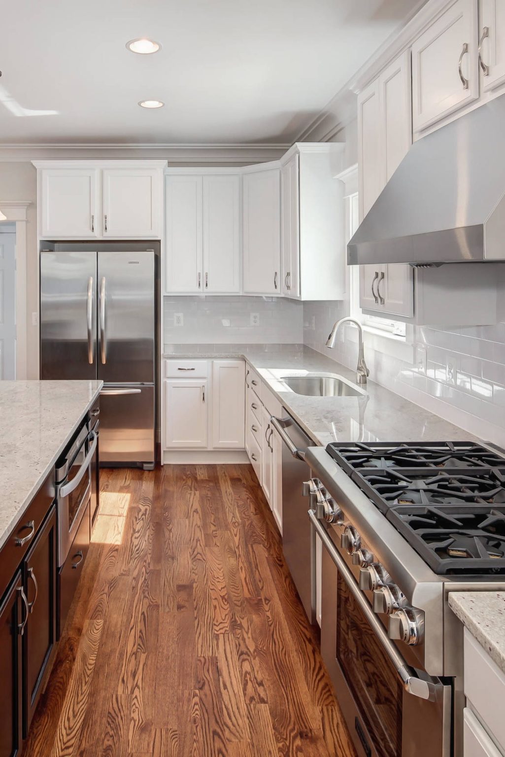 Inspiring Granite Countertop With White Cabinets