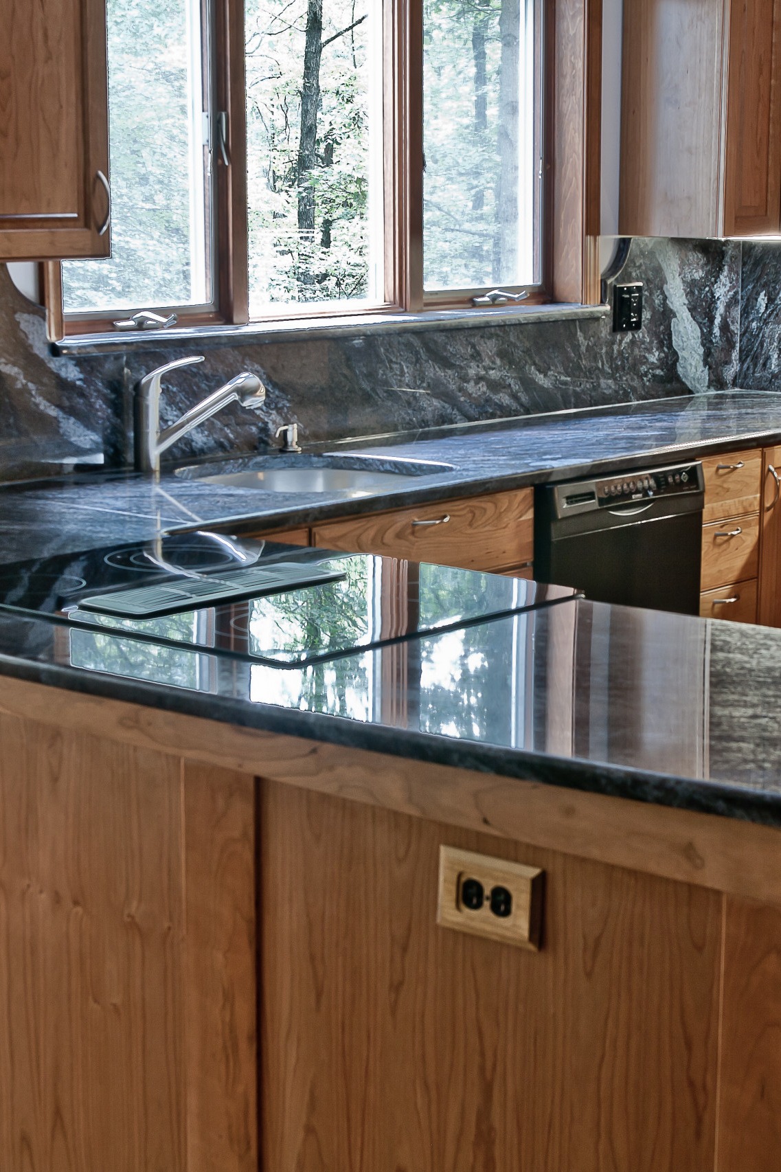 dynamic blue granite kitchen granite Brown Cabinet Backsplash Full Height
