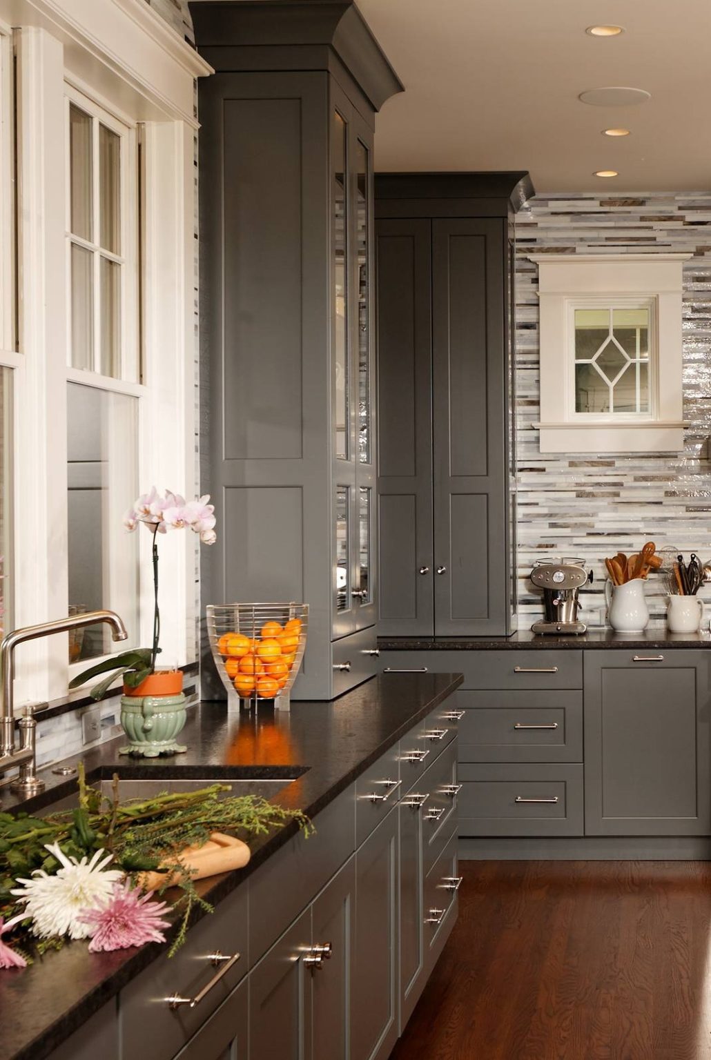 35  Gray Kitchen Cabinets Ideas For Dark Or Light