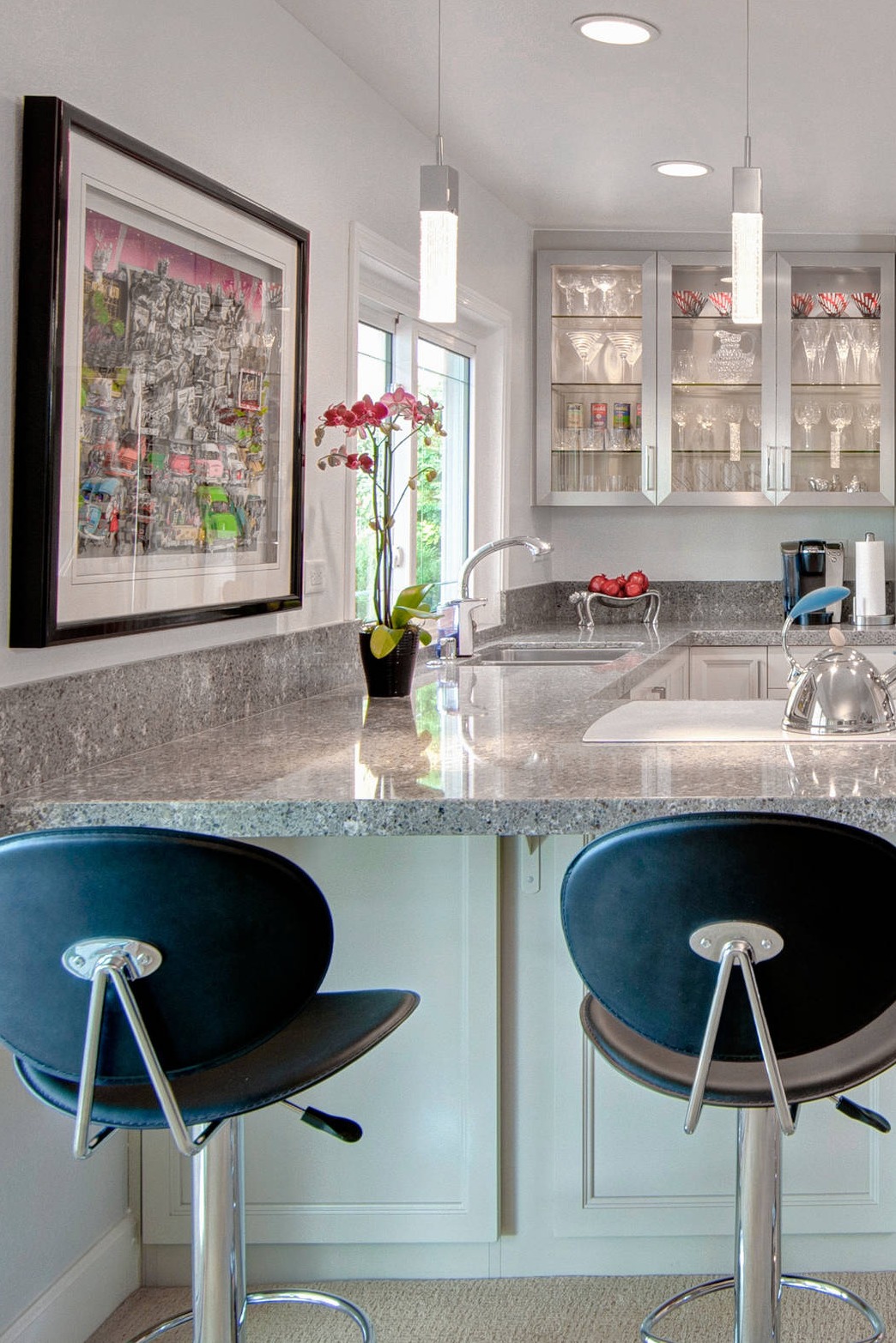 Gray Quartz Countertops Cabinets Travertine Cream Floor Tiles