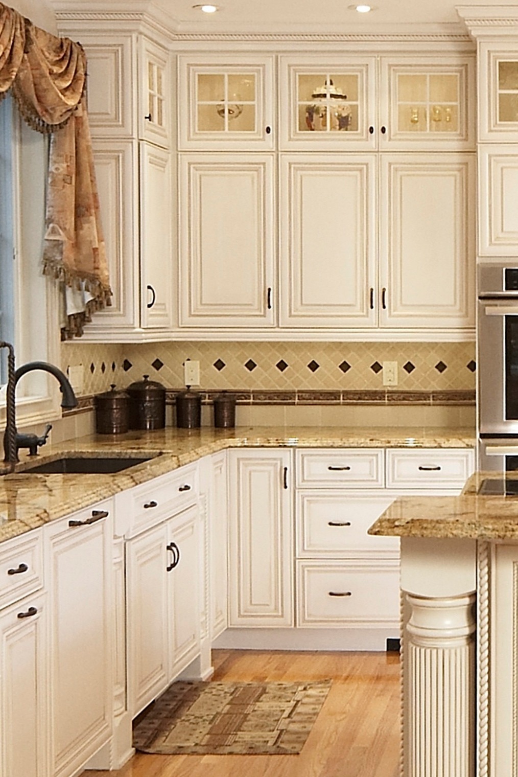 50+ Popular Brown Granite Kitchen Countertops Design Ideas