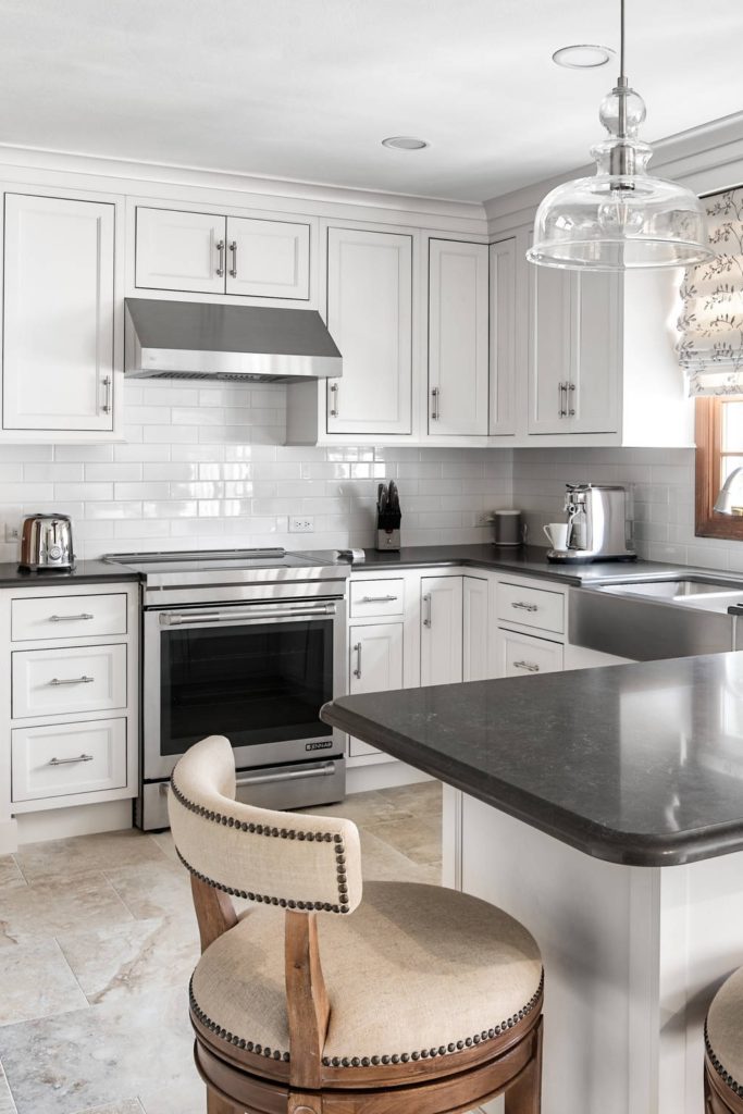 35 + Black And White Kitchen Ideas For Quartz Countertops