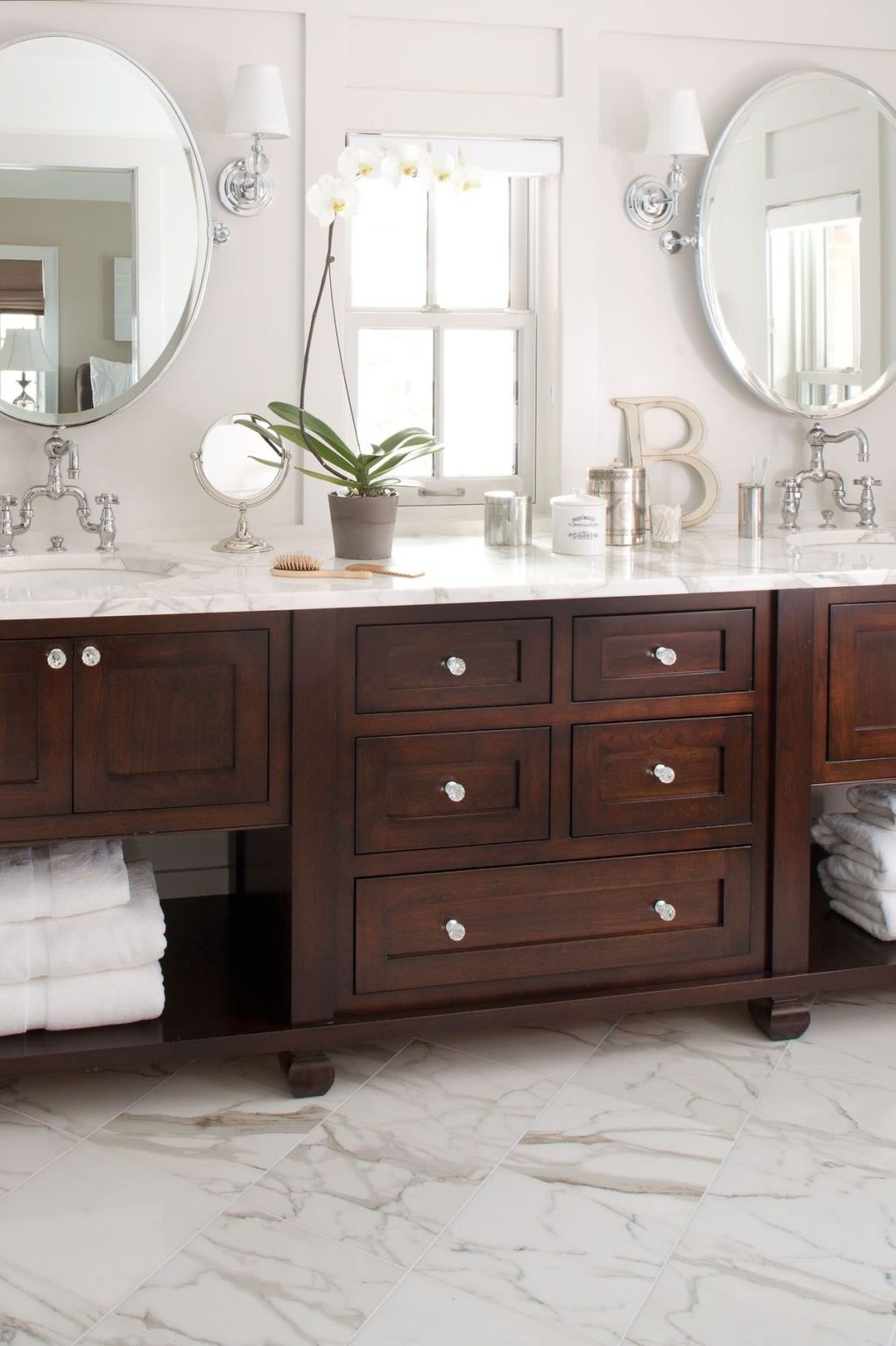 35+ Beautiful Dark Bathroom Cabinets With White Countertops