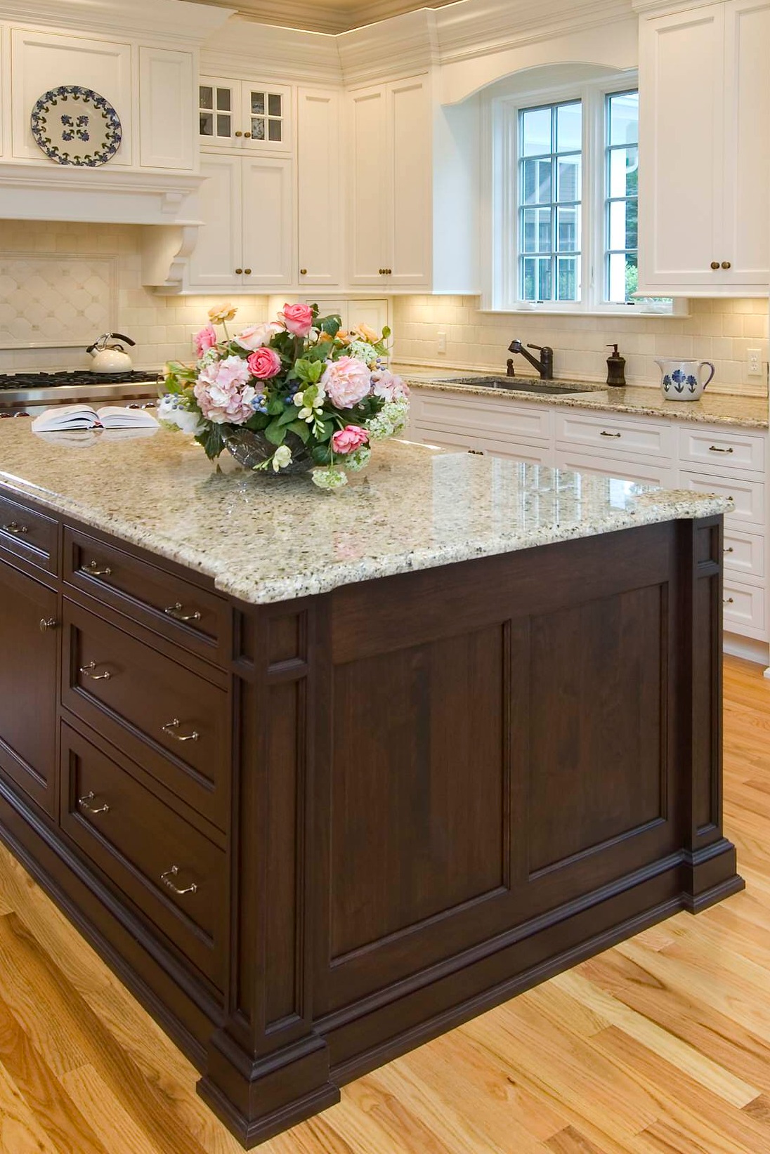 Natural Wood Color Hardwood Flooring White Kitchen Dark Island Cabinet Giallo Ornemental Granite Countertops