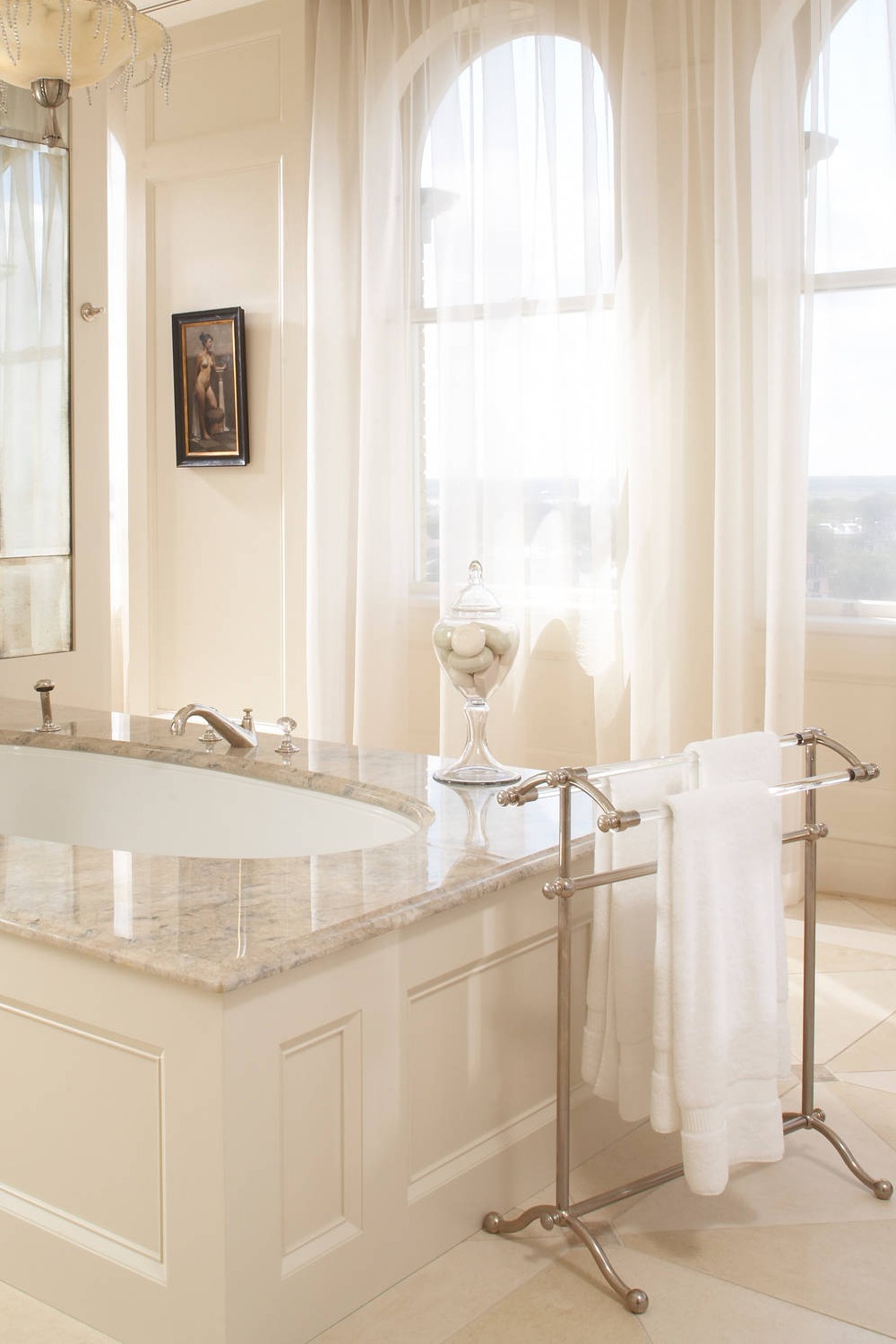 Cream Granite Tops Undermount Tubs Porcelain Floor Tiles Towel Rack