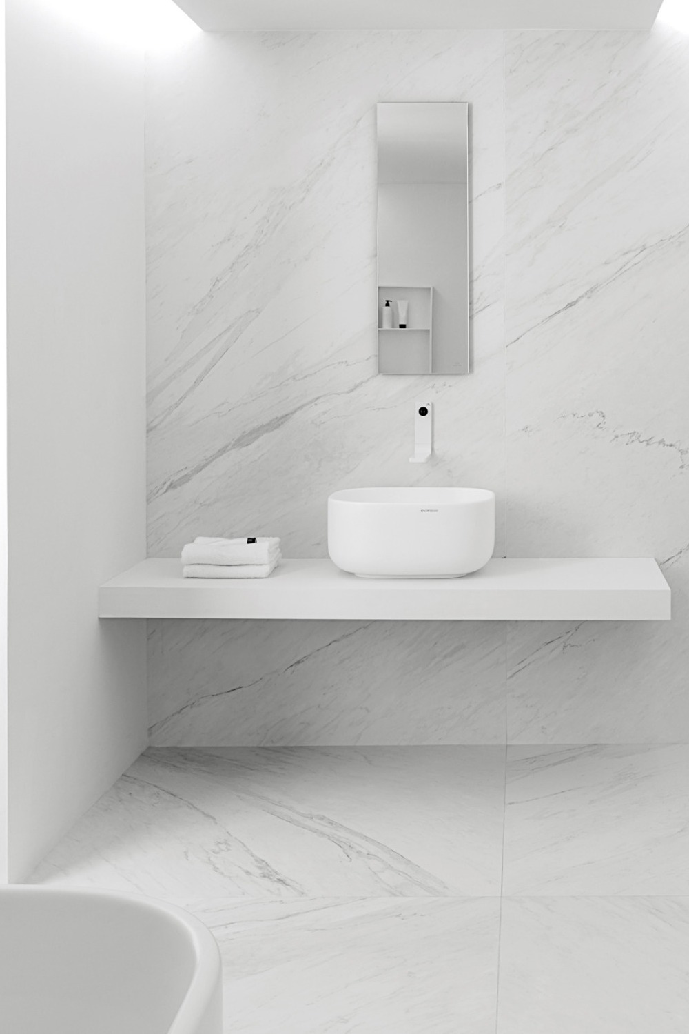 Large Marble Look Porcelain Tile Freestanding Bathtub Vessel Sink Quartz Countertops