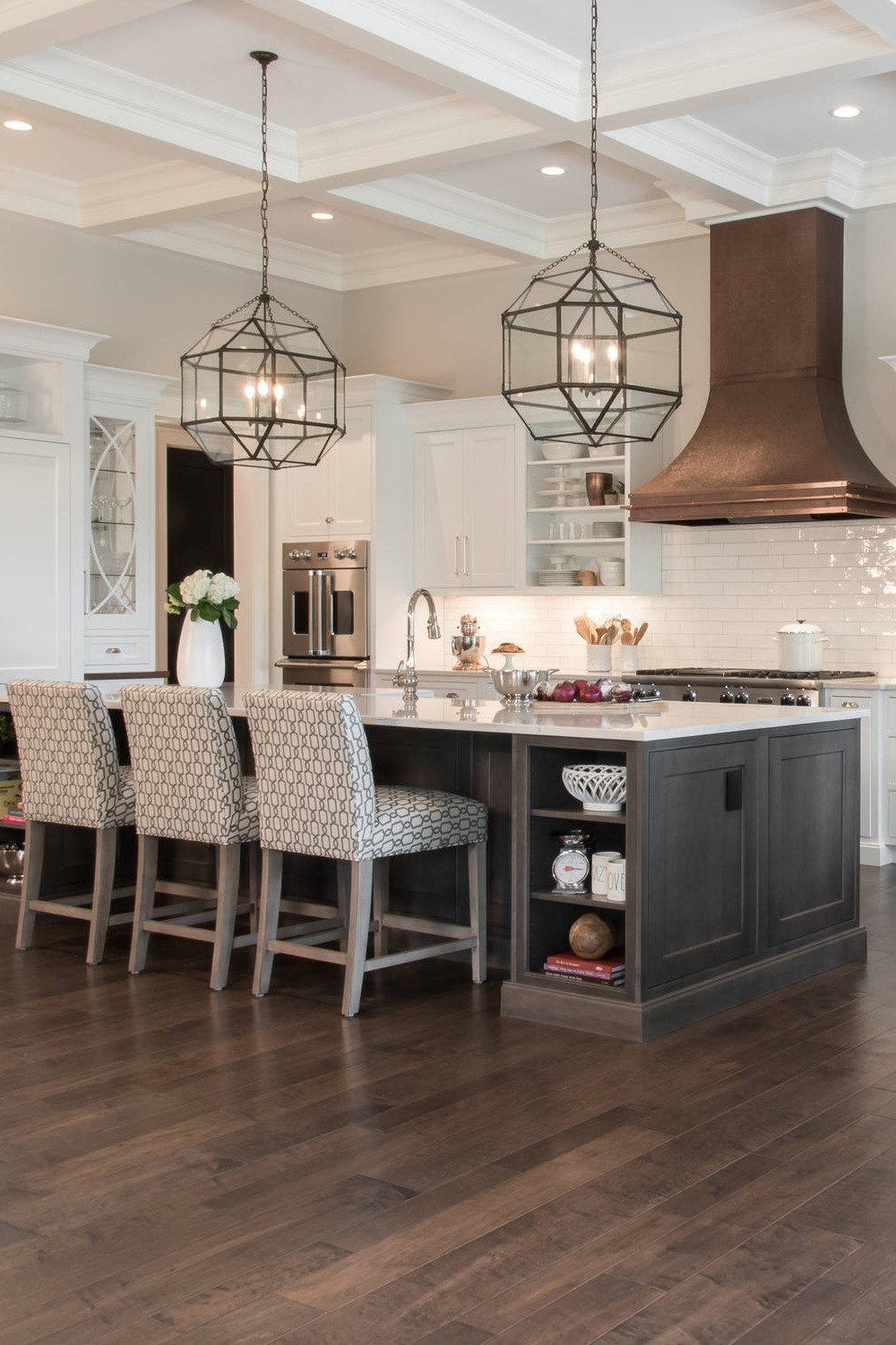 Eat In Kitchen Island Space Seating Chairs Familty Furniture Frends Wood Floor