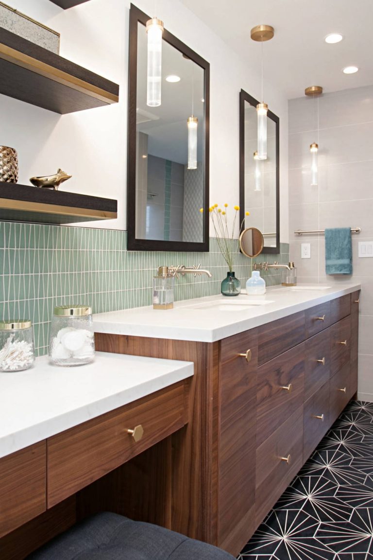 35+ Stylish Bathroom Backsplash Ideas | CountertopsNews