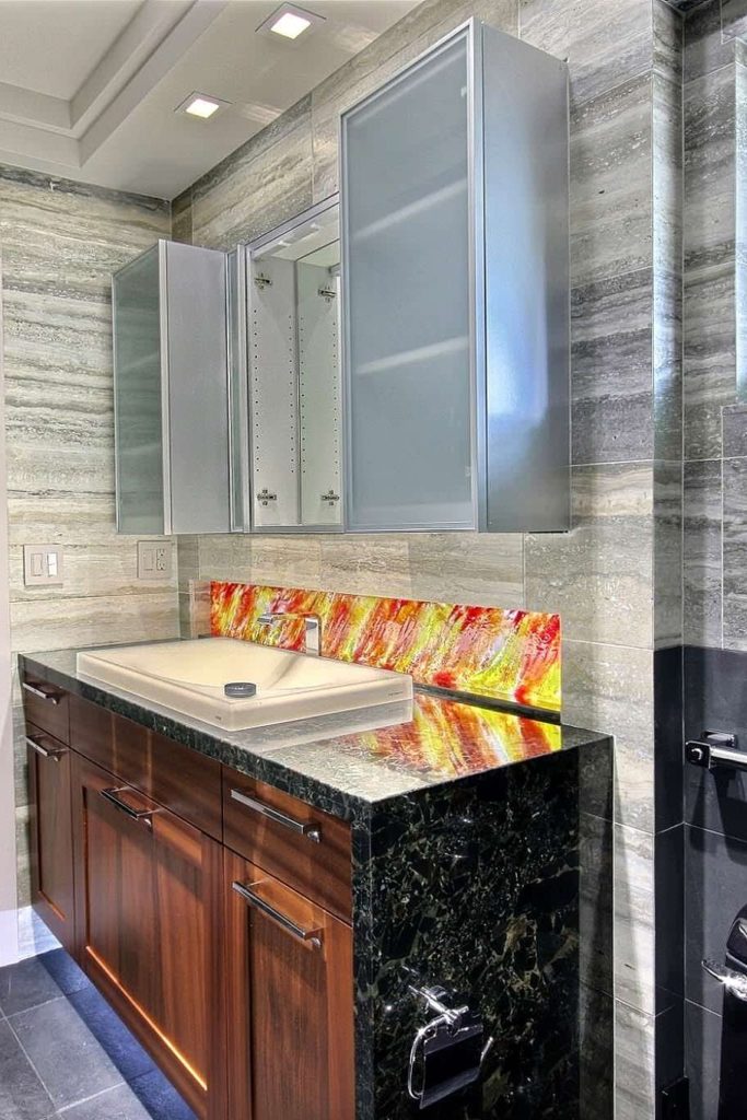 35+ Stylish Bathroom Backsplash Ideas | CountertopsNews