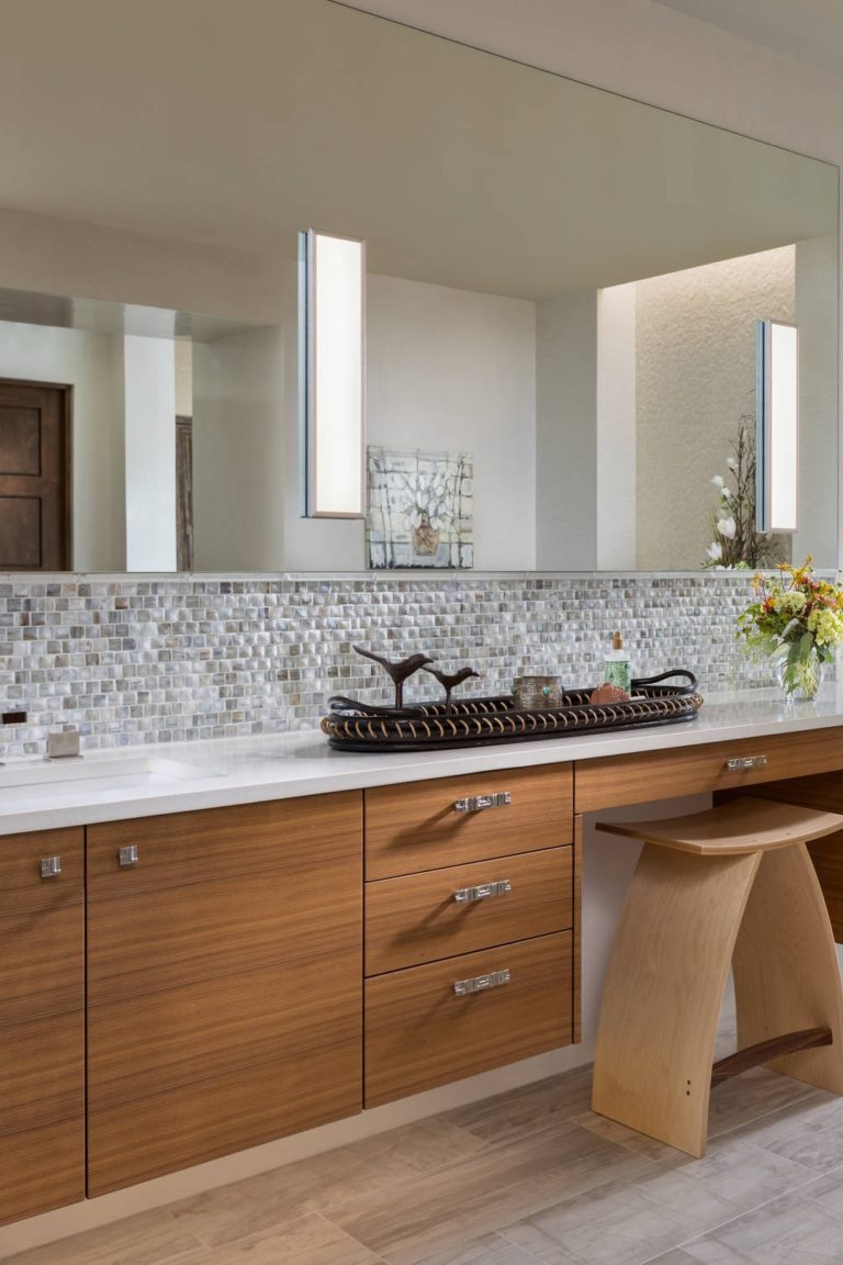 35+ Stylish Bathroom Backsplash Ideas | CountertopsNews