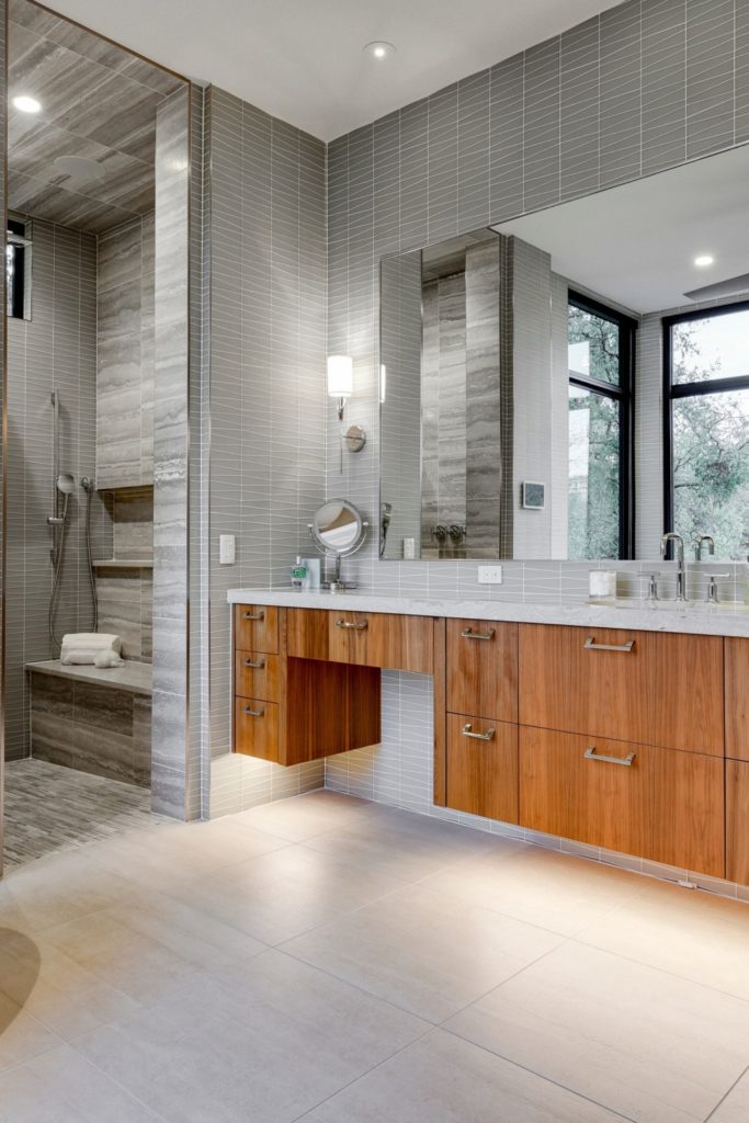 35+ Stylish Bathroom Backsplash Ideas | CountertopsNews