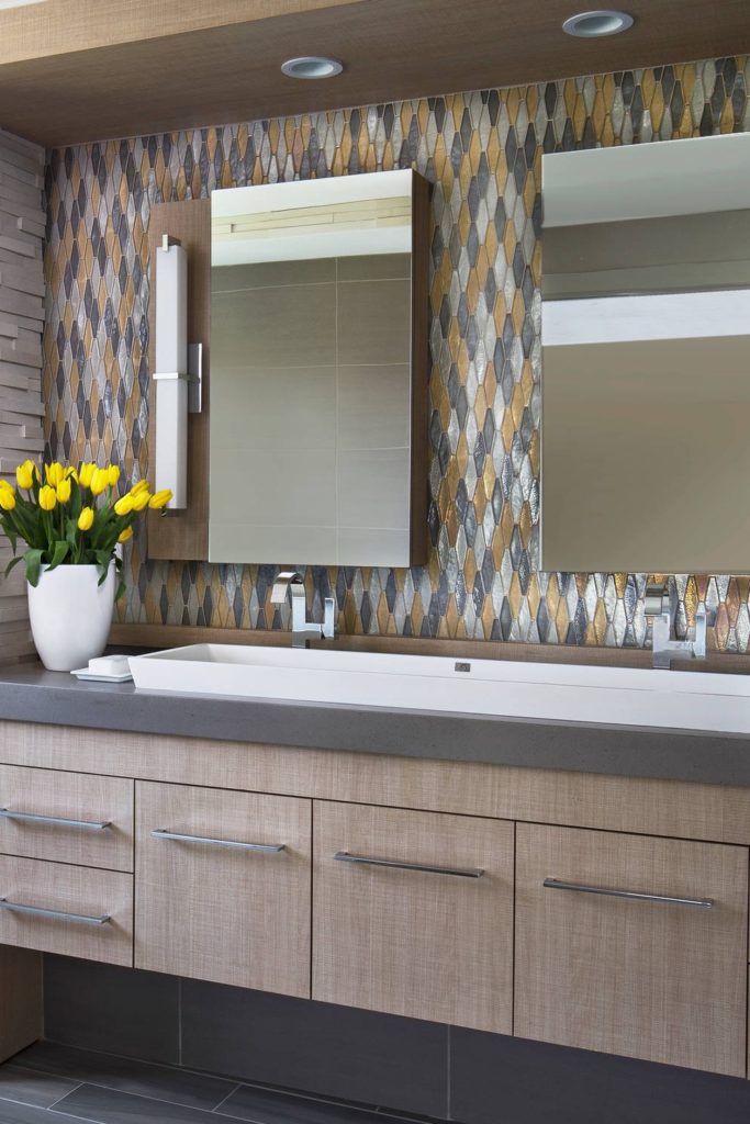 35+ Stylish Bathroom Backsplash Ideas | CountertopsNews