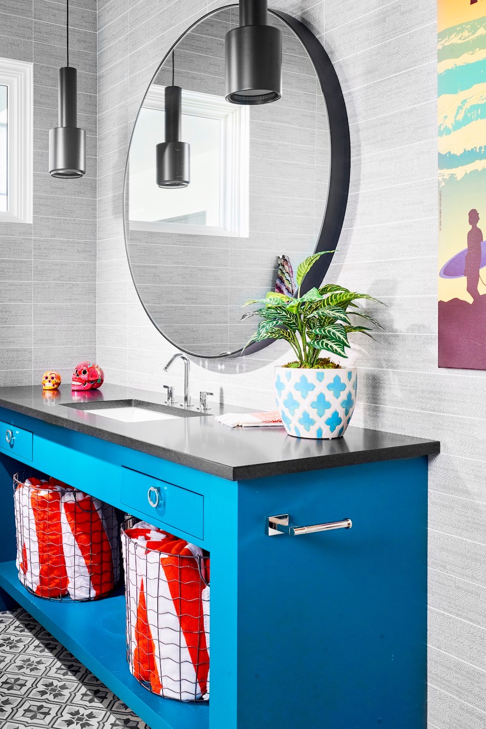 Beach Bathroom Ideas Coastal Bathroom Master Bathroom Gray Walls Blue Color Scheme Sink Light Walls