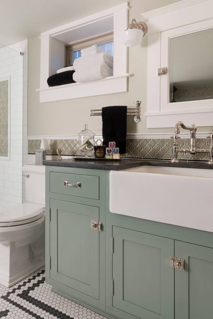 27+ Luxury Farmhouse & Apron Front Bathroom Sink Ideas