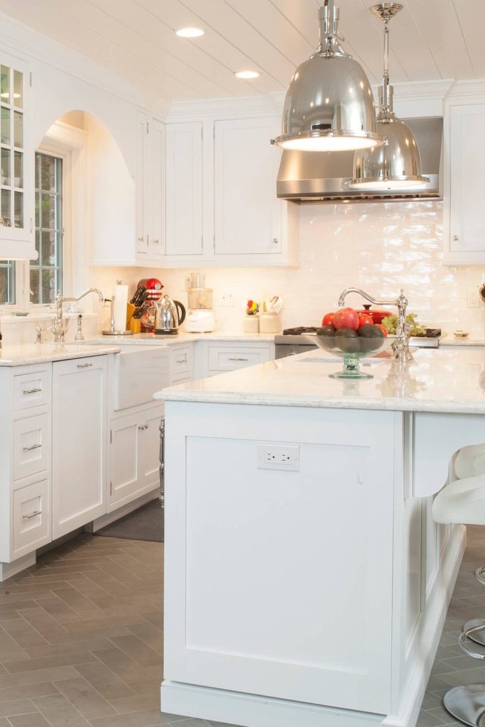 35+ Spectacular White Kitchen With Dark Floors CountertopsNews