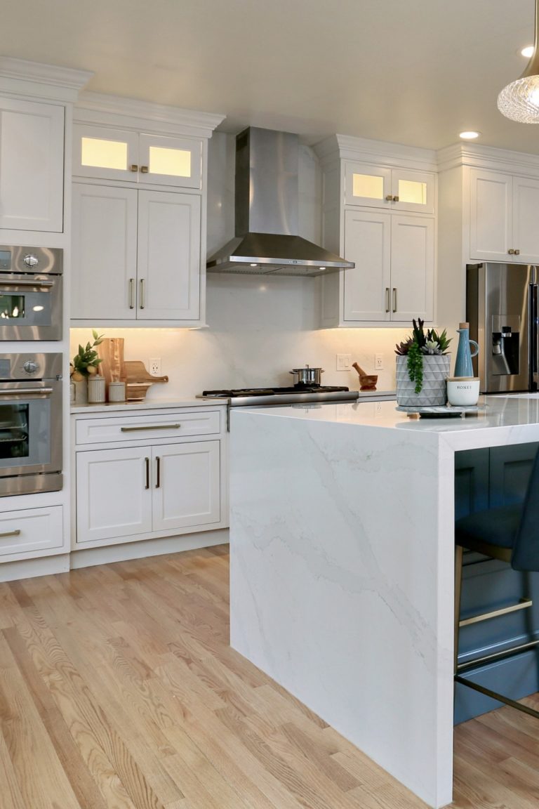 30+ Kitchens With Stainless Steel Appliances ( Styles & Trends)