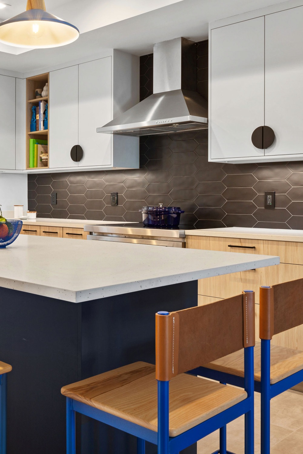 Gray Kitchen Backsplash Ideas Crisp White Quartz Countertops Space Design Natural Warm Material Ceiling Black Sleek Interior Lights