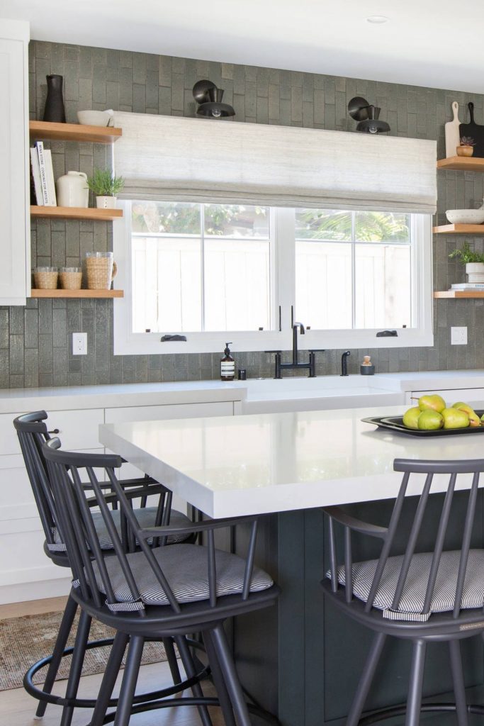 30+ Gray Backsplash With White Cabinets | CountertopsNews