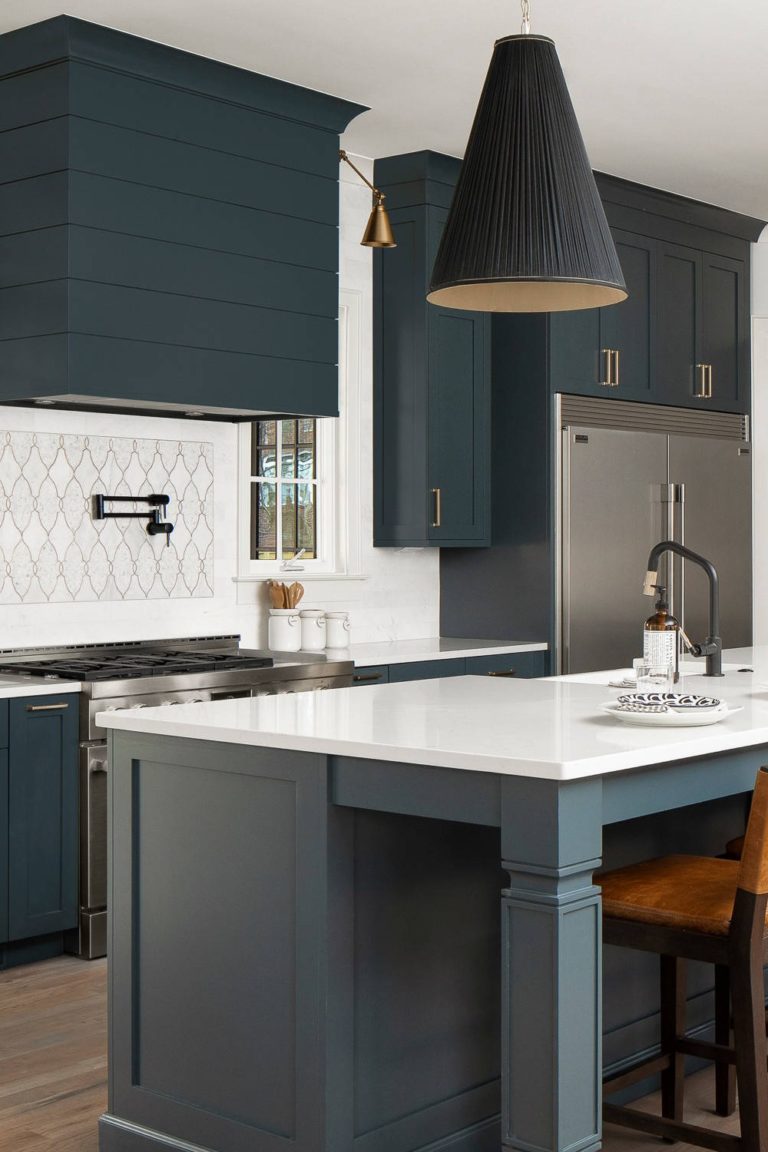 32+ Gray Cabinets With White Countertops | CountertopsNews
