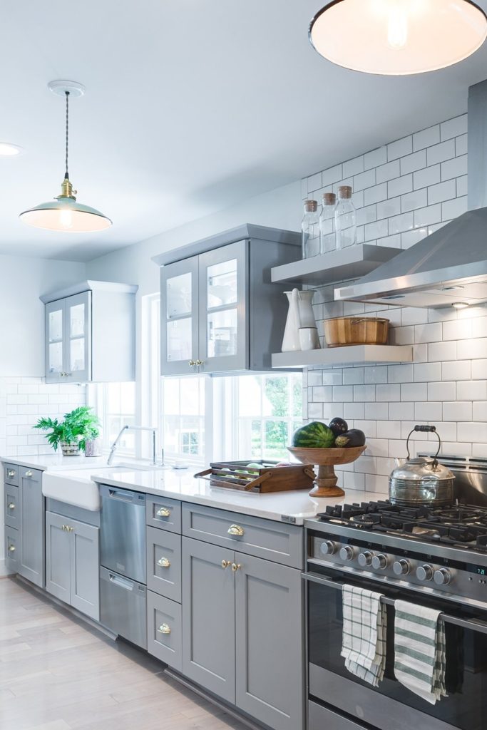 32+ Gray Cabinets With White Countertops | CountertopsNews