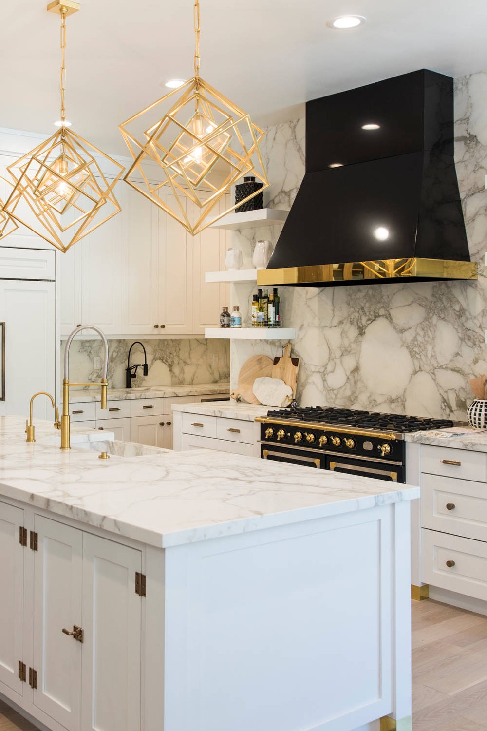Black And Gold Hood Design Full Height Marble Slab Backsplash White Shaker Kitchen Cabinets 1