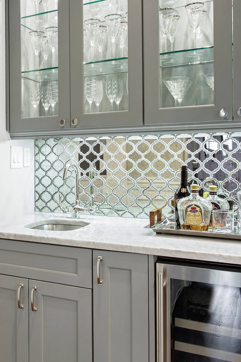 Modern White Arabesque Tile Backsplash Shaker Style Cabinets Dark Wood Floor Shapes Space 1