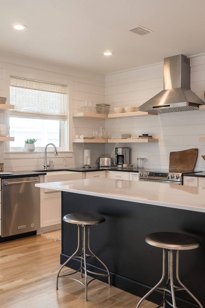32+ Creative Shiplap Kitchen Backsplash Ideas | CountertopsNews