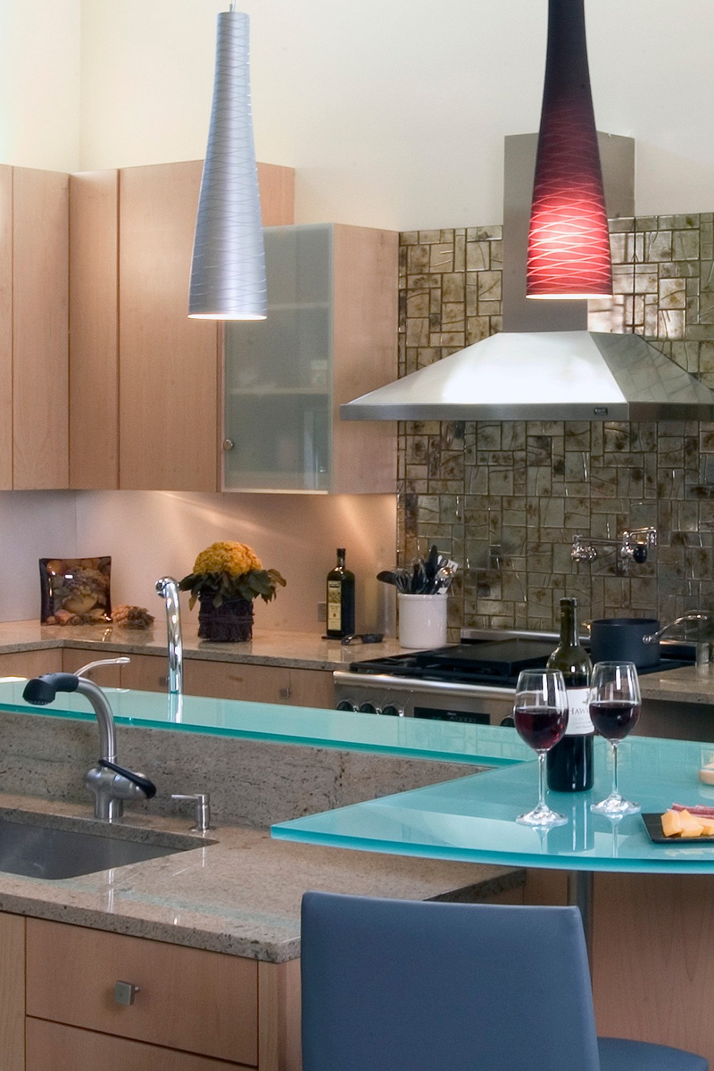 Broad Range Glass Countertop Glass Countertops Recycled Pieces Design Ideas Busy Kitchens Talking Point
