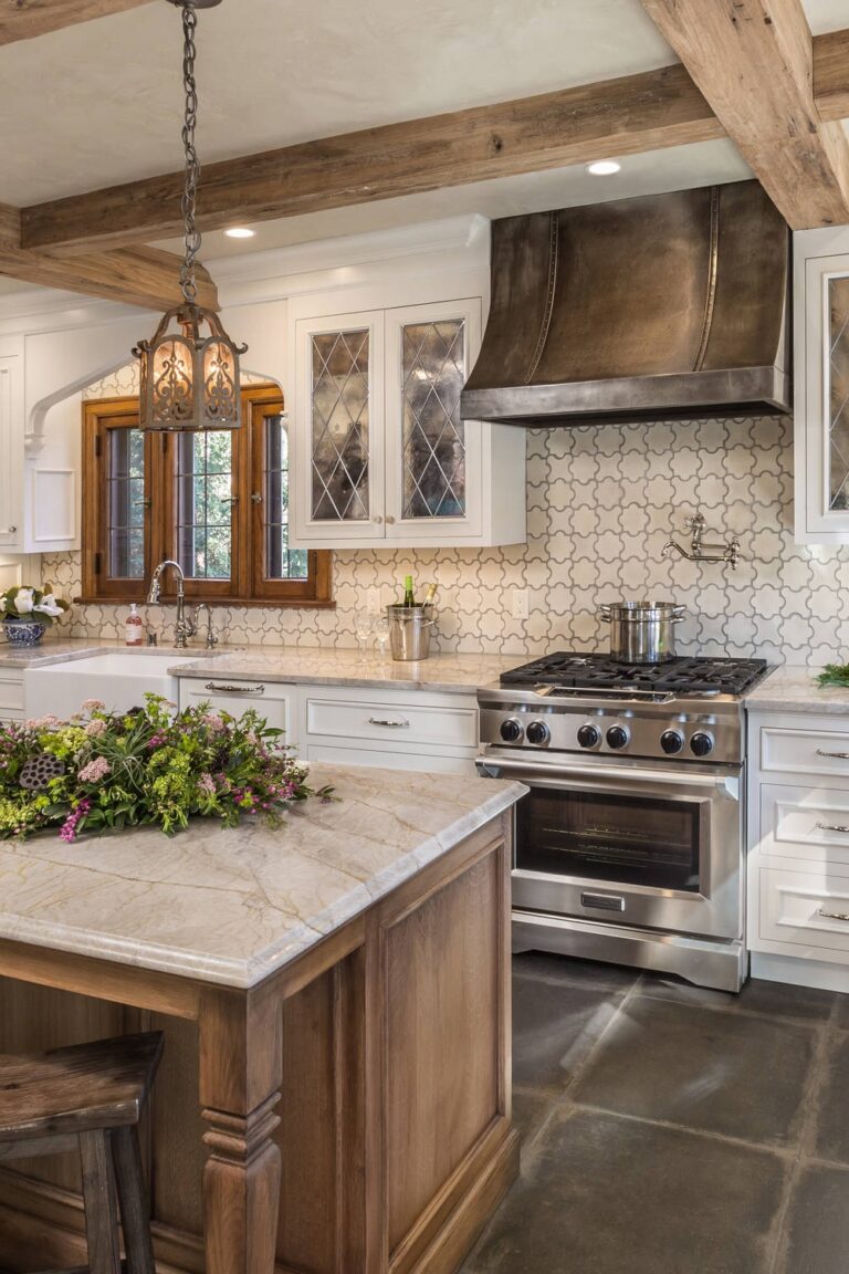 30+ Inspirational Kitchen Range Hood Ideas | CountertopsNews