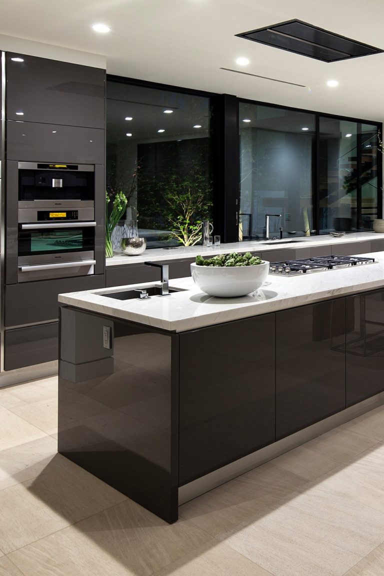 28 Striking Black Kitchen Cabinets | CountertopsNews