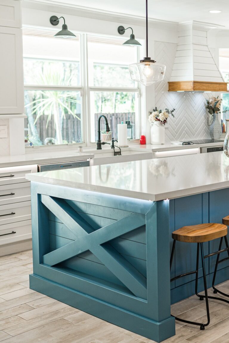 30+ Desirable X Trim Kitchen Island Design Ideas | CountertopsNews