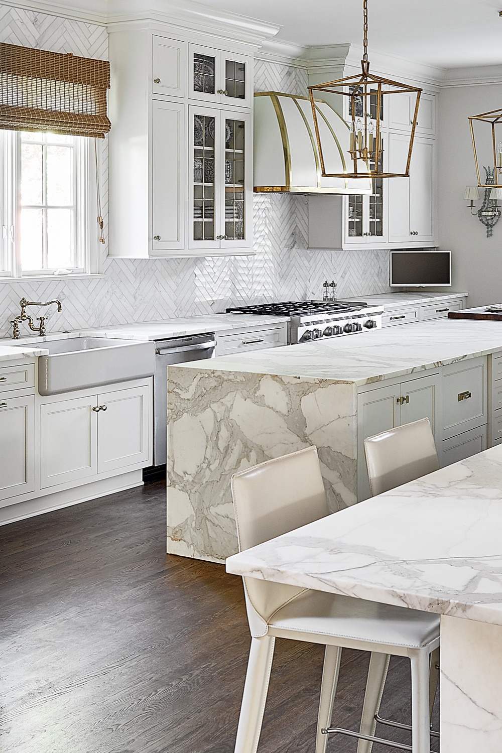White Cabinetry Range Hood Ideas Wall Modern Tile Backsplash Style