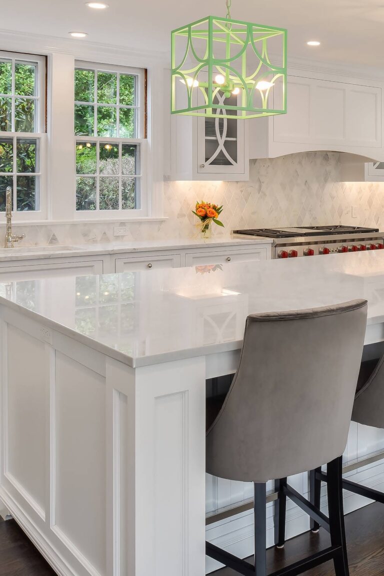 30+ White Cabinets With White Backsplash Ideas