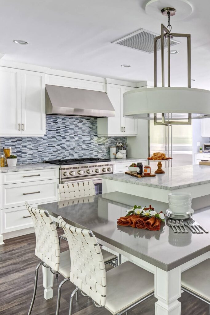 30+ White Cabinets With White Backsplash Ideas