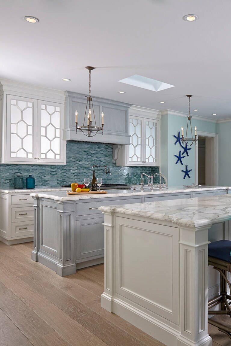 30+ Fresh White Kitchen With Blue Backsplash Ideas | CountertopsNews