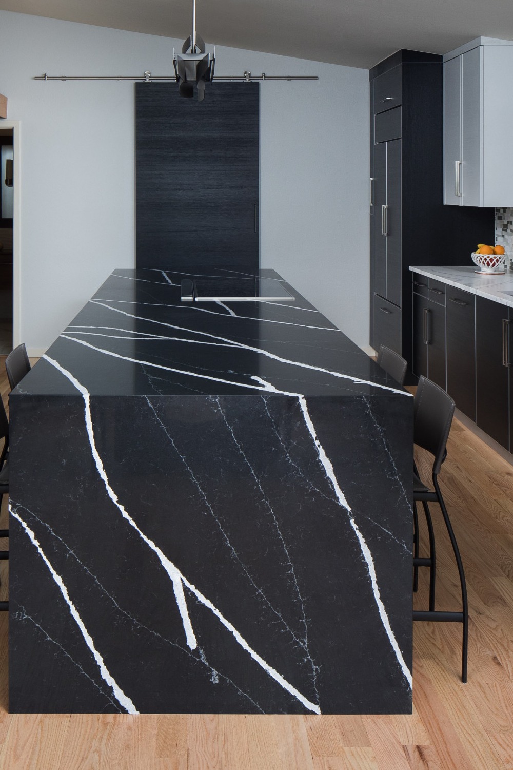 Black Quartz Countertops Design Ideas Black Veins Eye Catching Surface Durable Polished Dark Stone