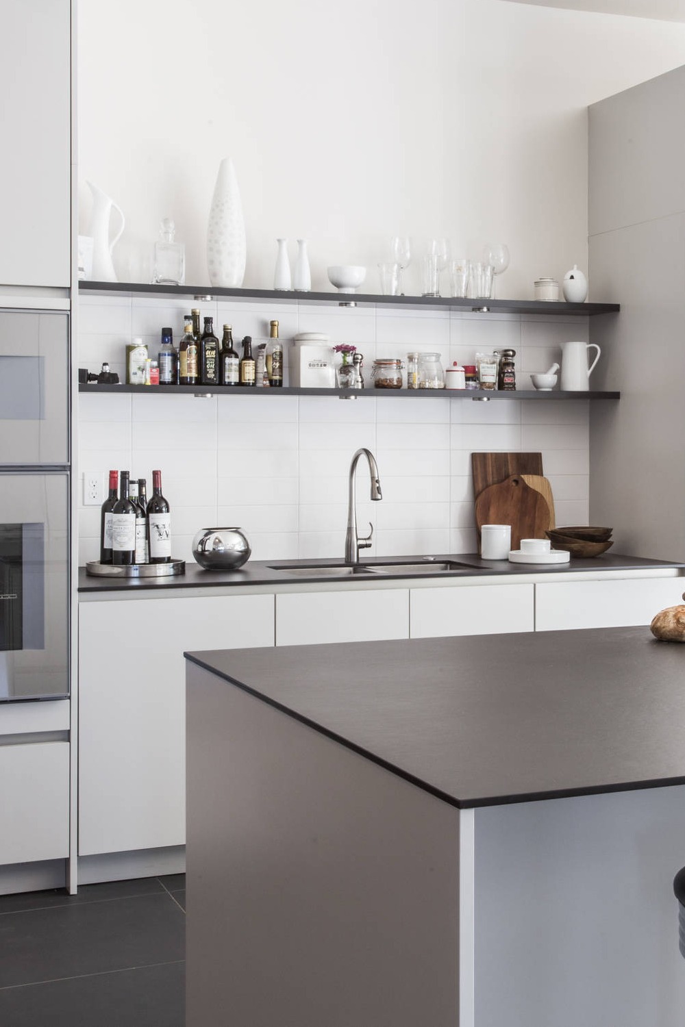 Dekton Black Quartz Kitchen Countertops Black Surface Modern Kitchens Bathroom Design Elements