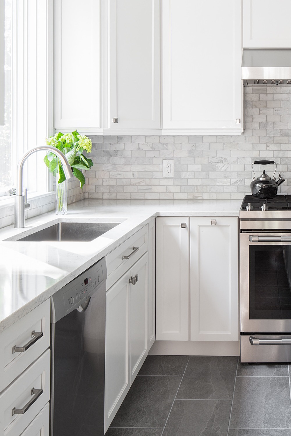 Honed Marble Backsplash Kitchen Backsplash White Countertops Perfect Mix Stone Modern White Cabinets Gray Floor