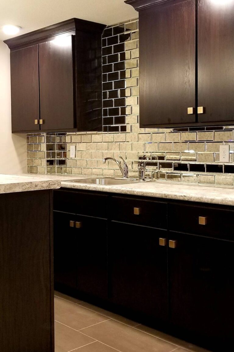 25+ Mirrored Backsplash Ideas For Kitchens CountertopsNews