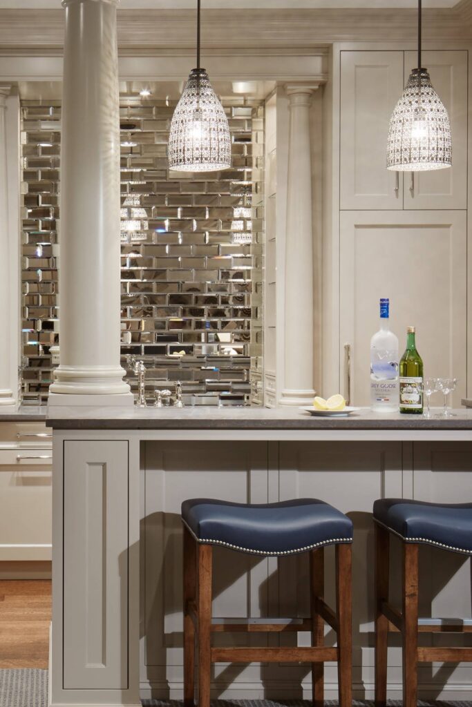 25+ Mirrored Backsplash Ideas For Kitchens CountertopsNews