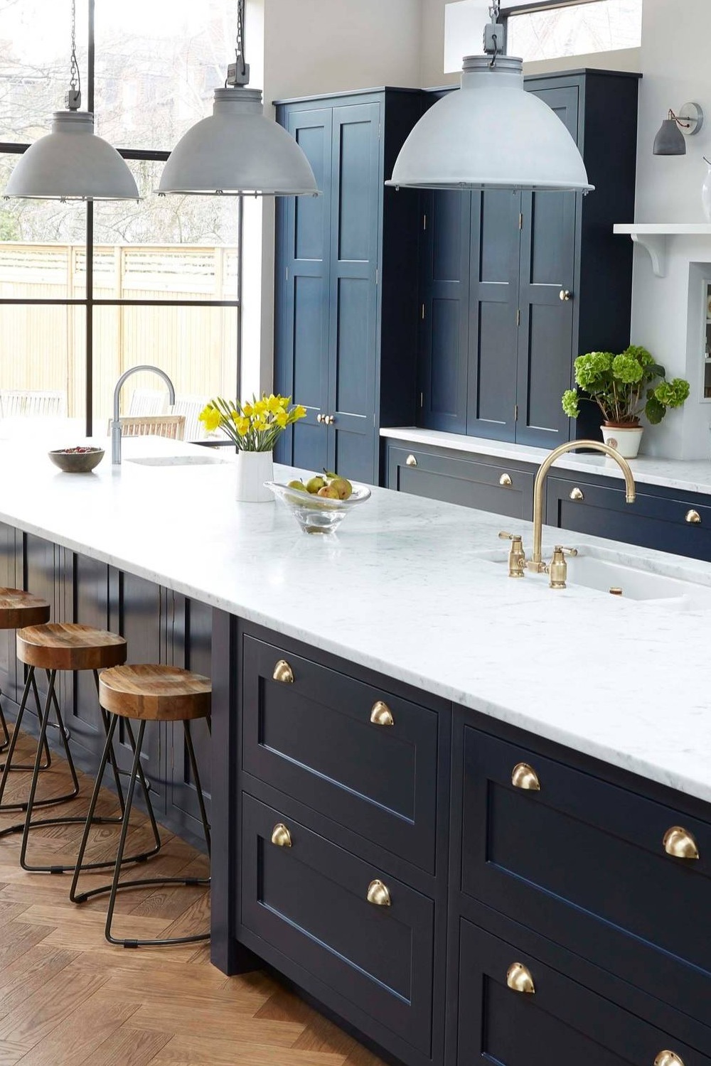 Navy Blue Shaker Cabinets H X Butt Doors Base Cabinets Drawer Fronts W X Door Frame Sink 24 W Wall 21 W X Drawer