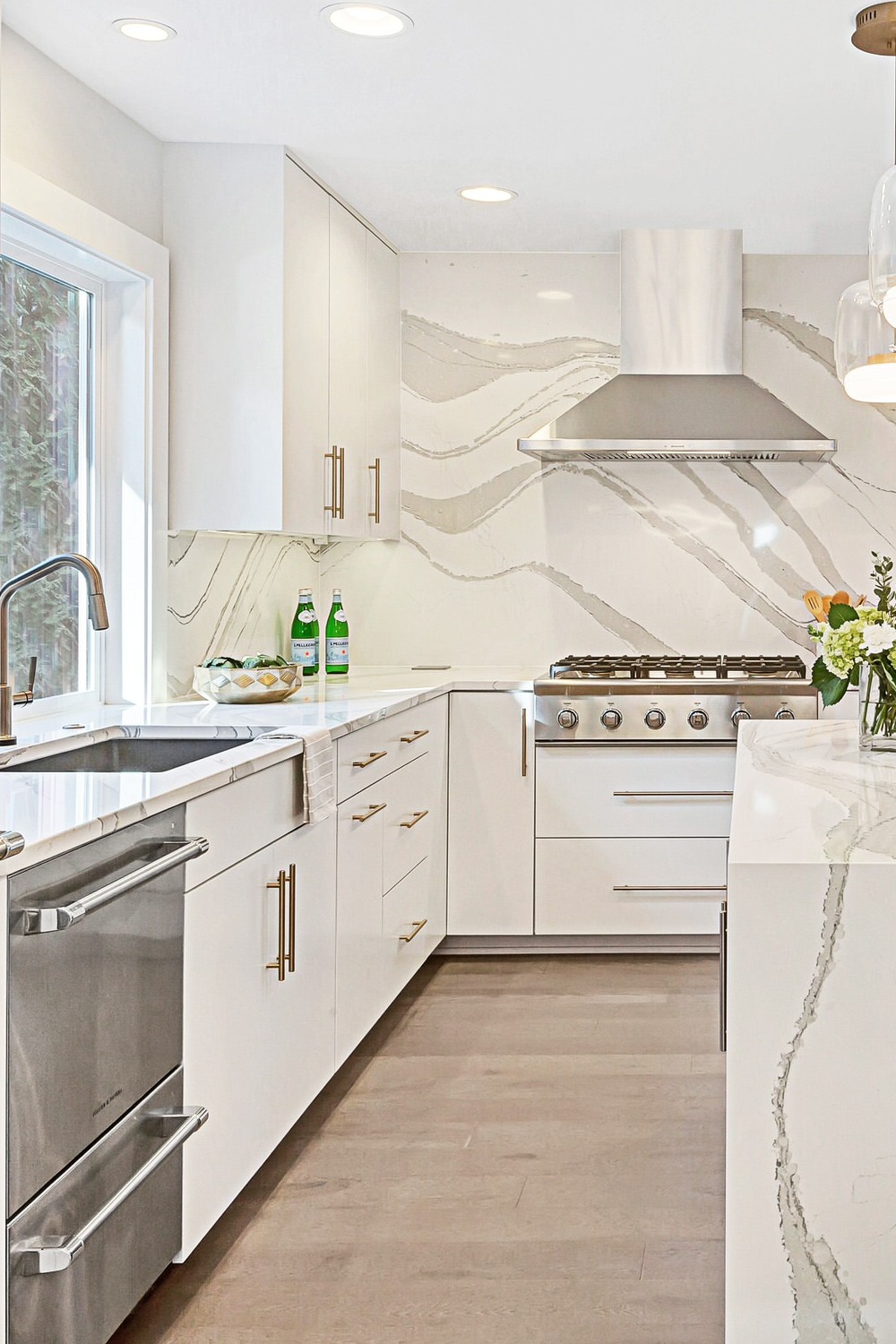 White Quartz Kitchen Countertops Cutting Board Durable Glass Space Delivery