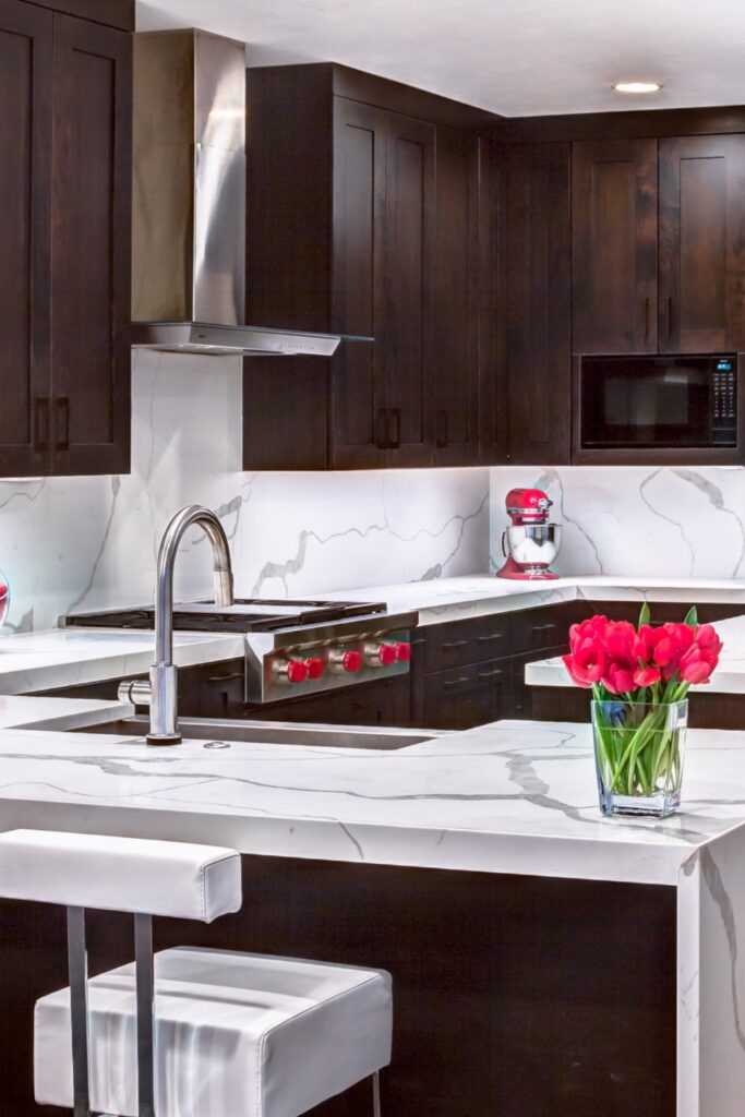 24+ High End Brown Cabinets With White Countertops