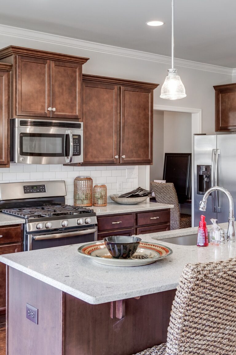 24+ High End Brown Cabinets With White Countertops