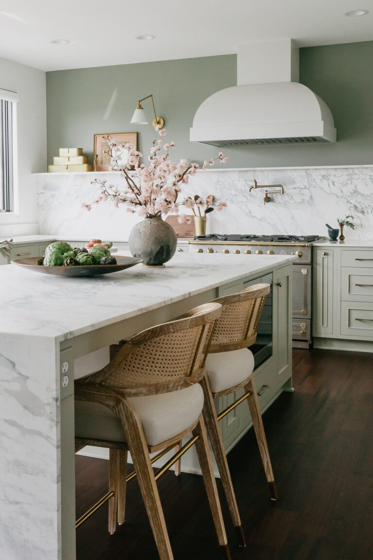 24+ Lively White Countertops With Green Cabinets