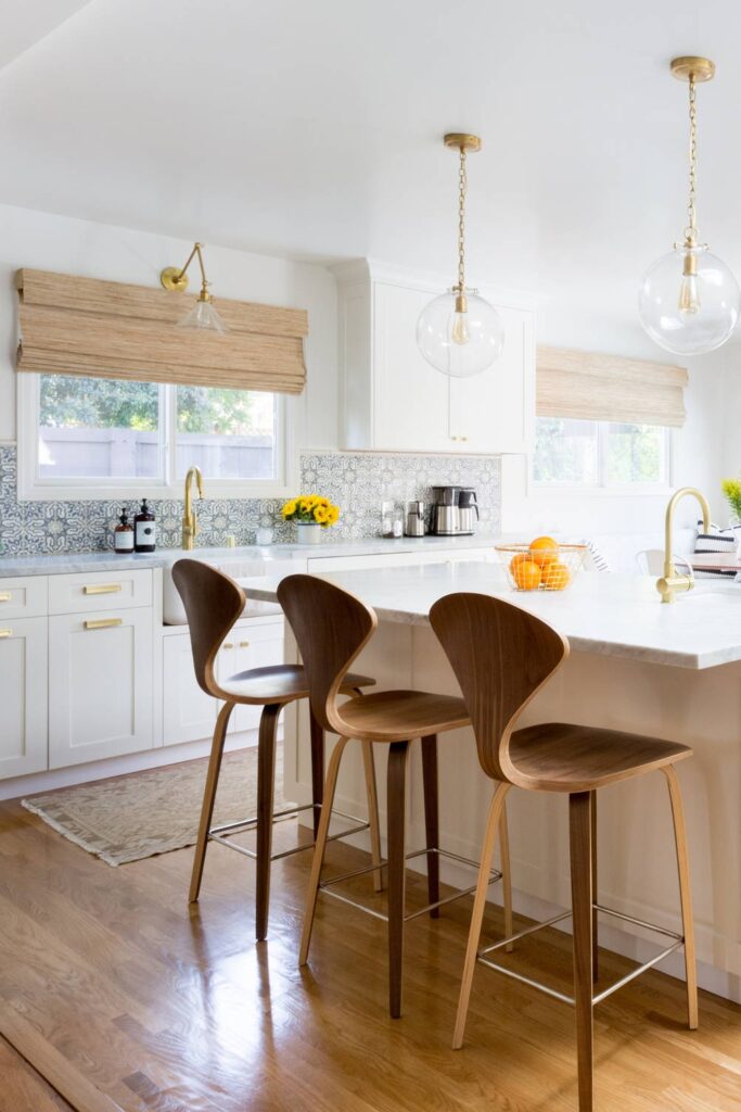 23+ Backsplash For White Quartz Countertops | CountertopsNews