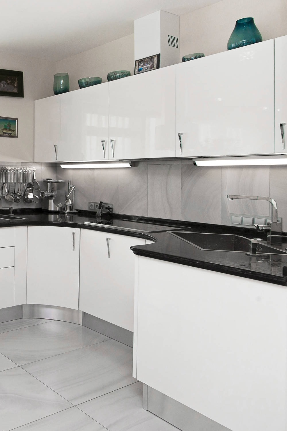 Kitchen Remodel Black Granite Countertops White Combination Black Range Hood Gray Backsplash Natural Light Cabinets With Black Hood