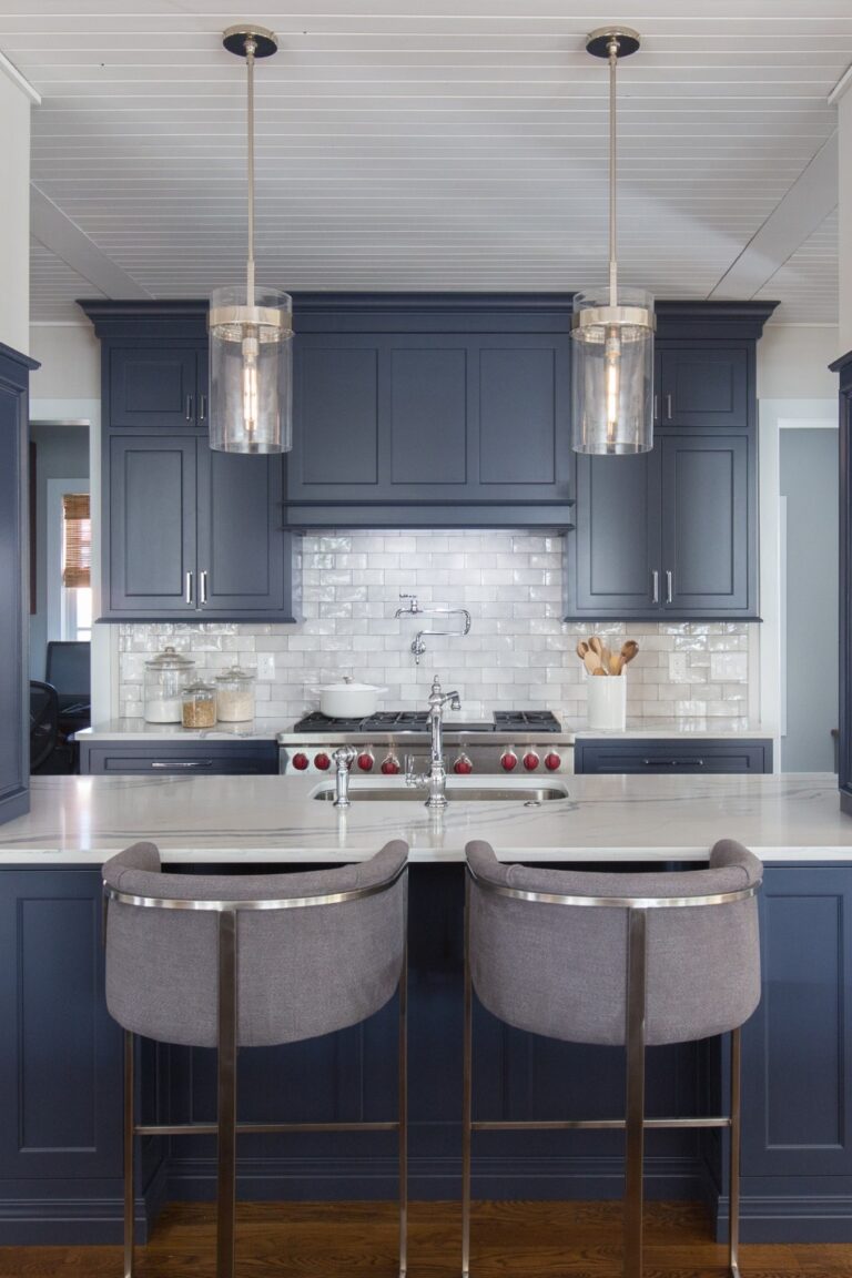 24+ Dark Gray Kitchen Cabinets-Stylish & Trendy